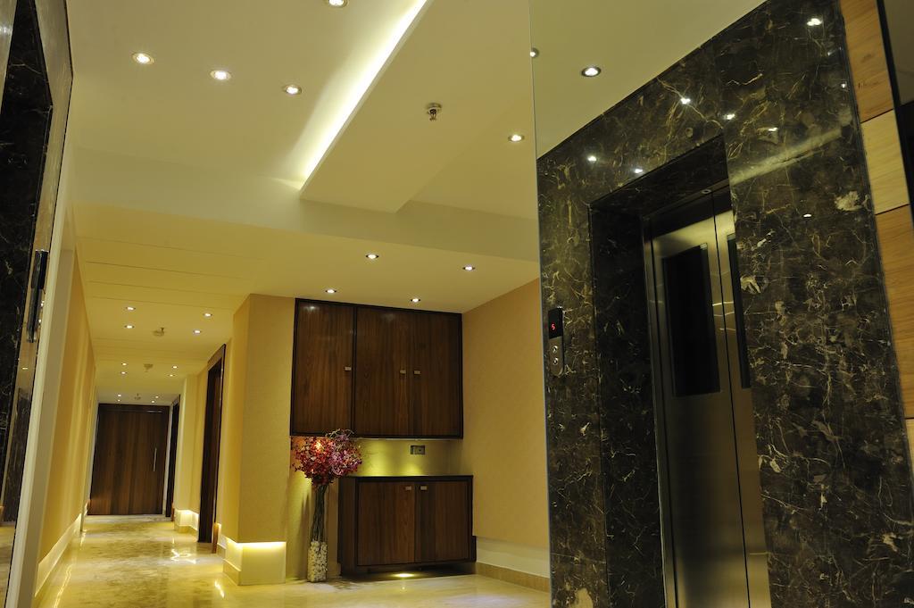 Hotel Niharika Kolkata Bagian luar foto