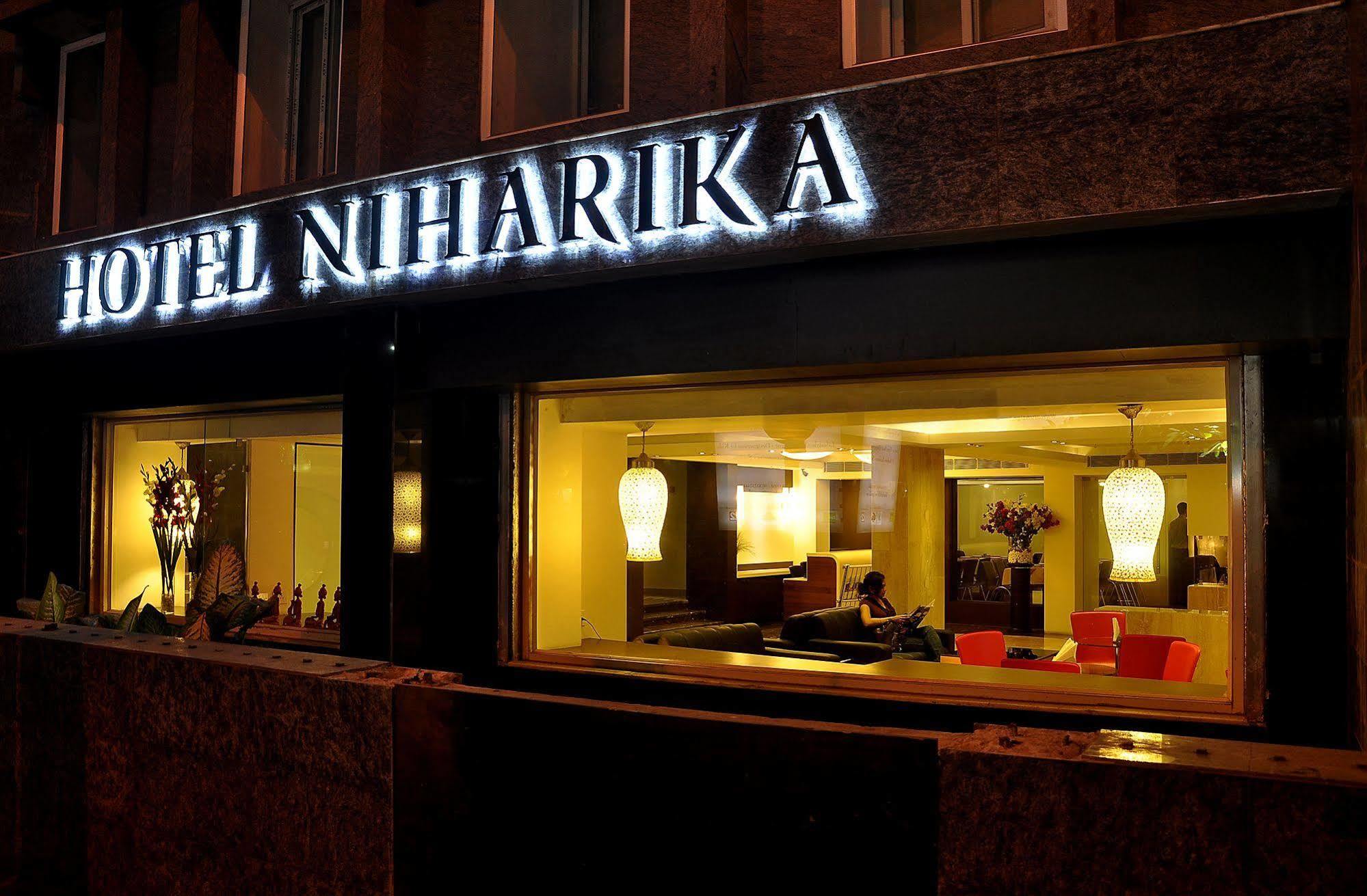 Hotel Niharika Kolkata Bagian luar foto